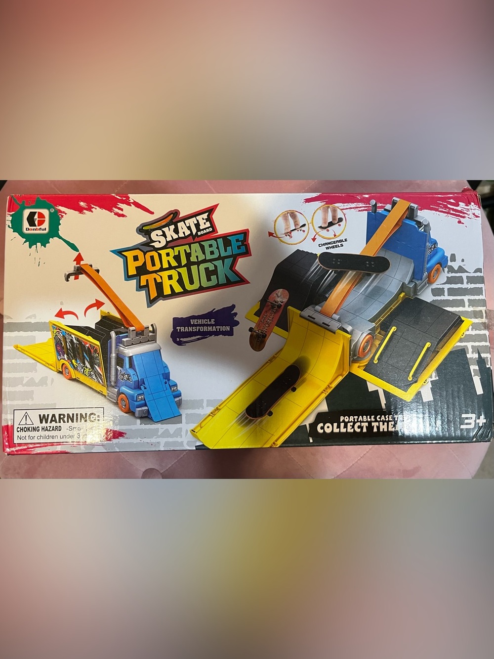 NIB 🌟 Transformer Truck Finger Skateboard Playset